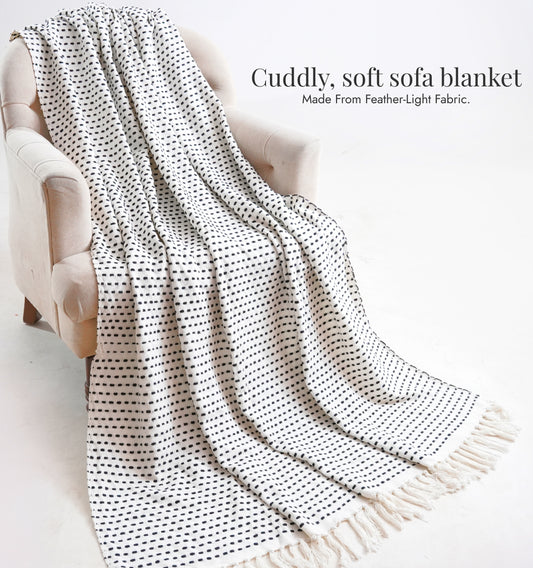 Cloudy Sofa Blanket - Running Line Black & White