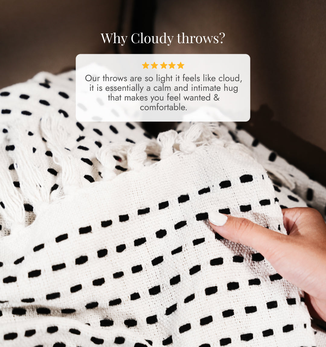 Cloudy Sofa Blanket - Running Line Black & White