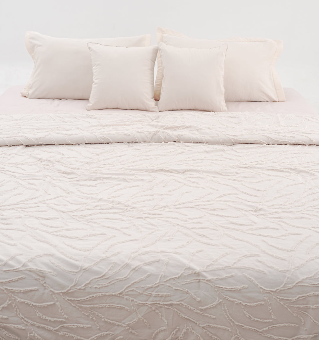 Midnight Air Threaded Comforter - Vanilla